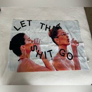 Tapestry - Kendall Jenner and Bella Hadid let that shit go